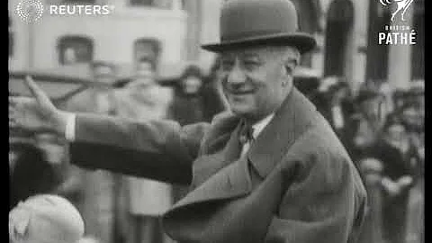 POLITICS: New York Governor Al Smith gets spectacu...
