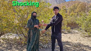 Download Lagu Onbreekbare liefde: De terugkeer van de jongemanAan de dakloze moeder MP3