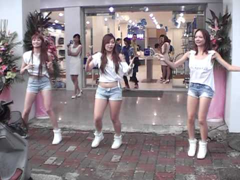 (John分享)2012.08.08 高雄建國電腦街 SAMSUNG旗艦店開幕 三星女孩熱舞2 🏆
