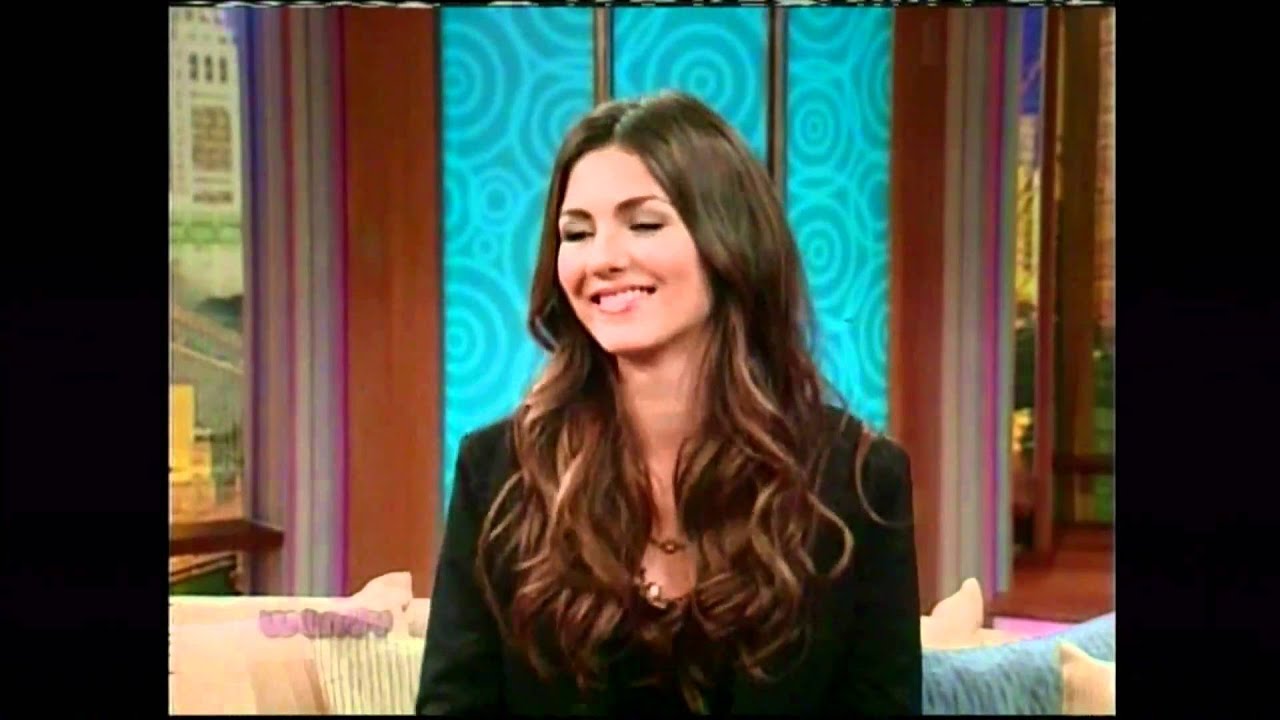 Victoria Justice on The Wendy Williams Show 09/30/2010