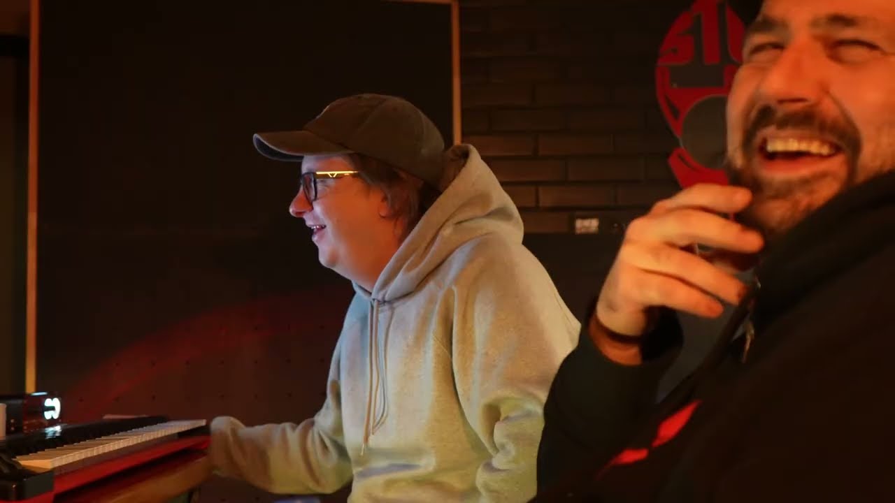 PSTYKRAK - Płyty, muza, cięcie