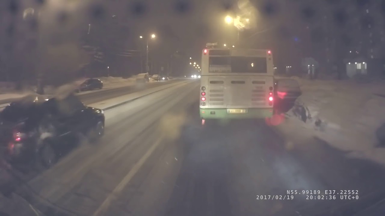 Огненный выхлоп у автобуса - YouTube