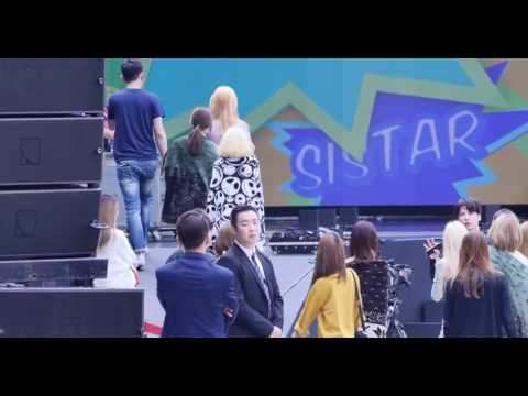 HD Fancam 150912 SNSD's reaction to Sistar  Shake It  @ DMC Music Core Special Rehearsal