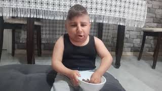 Burak Reis Şarkı Söylüyor