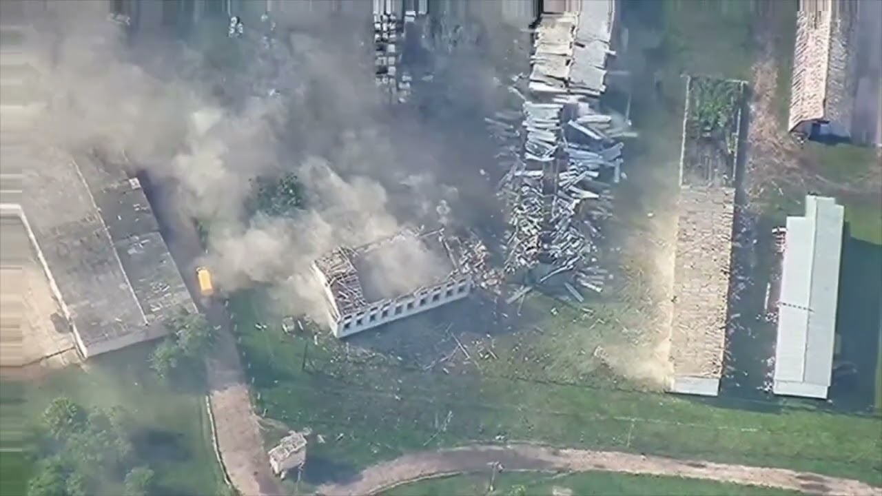 Russian military personnel, using the Iskander-M OTRK