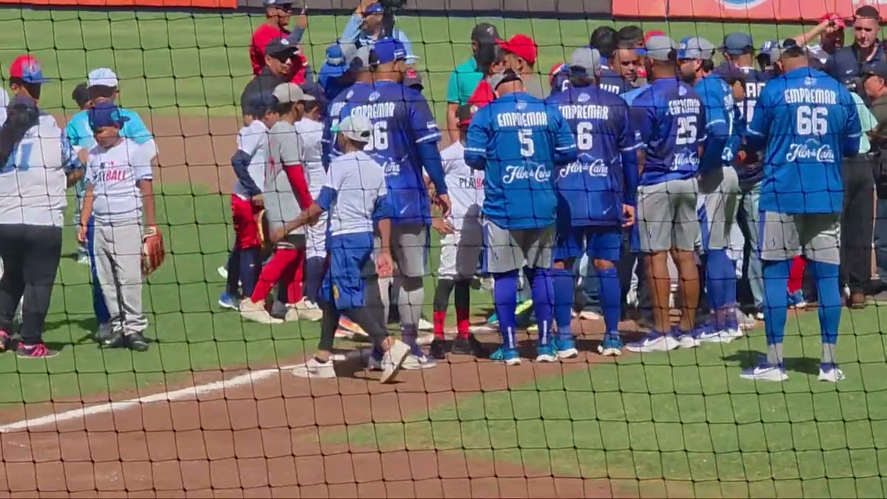 Ken Griffey Jr,  brinda Clínicas a Niños nicaragüenses 