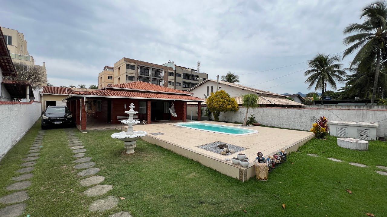 Casa no centro de Rio das Ostras podendo ser comercial para investimento.