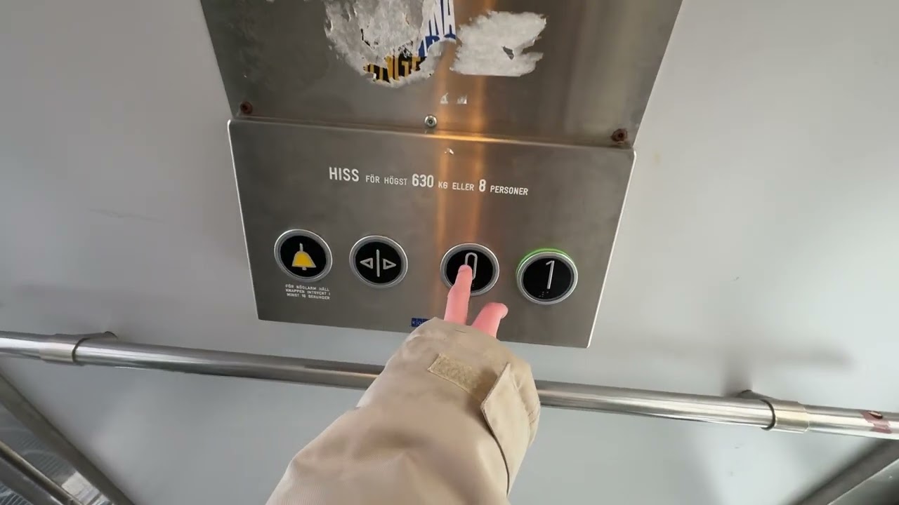 2004 ALT (mod. By: KONE / HydroWare) Hydraulic elevator @ Frölunda Kulturhus, Göteborg, Sweden