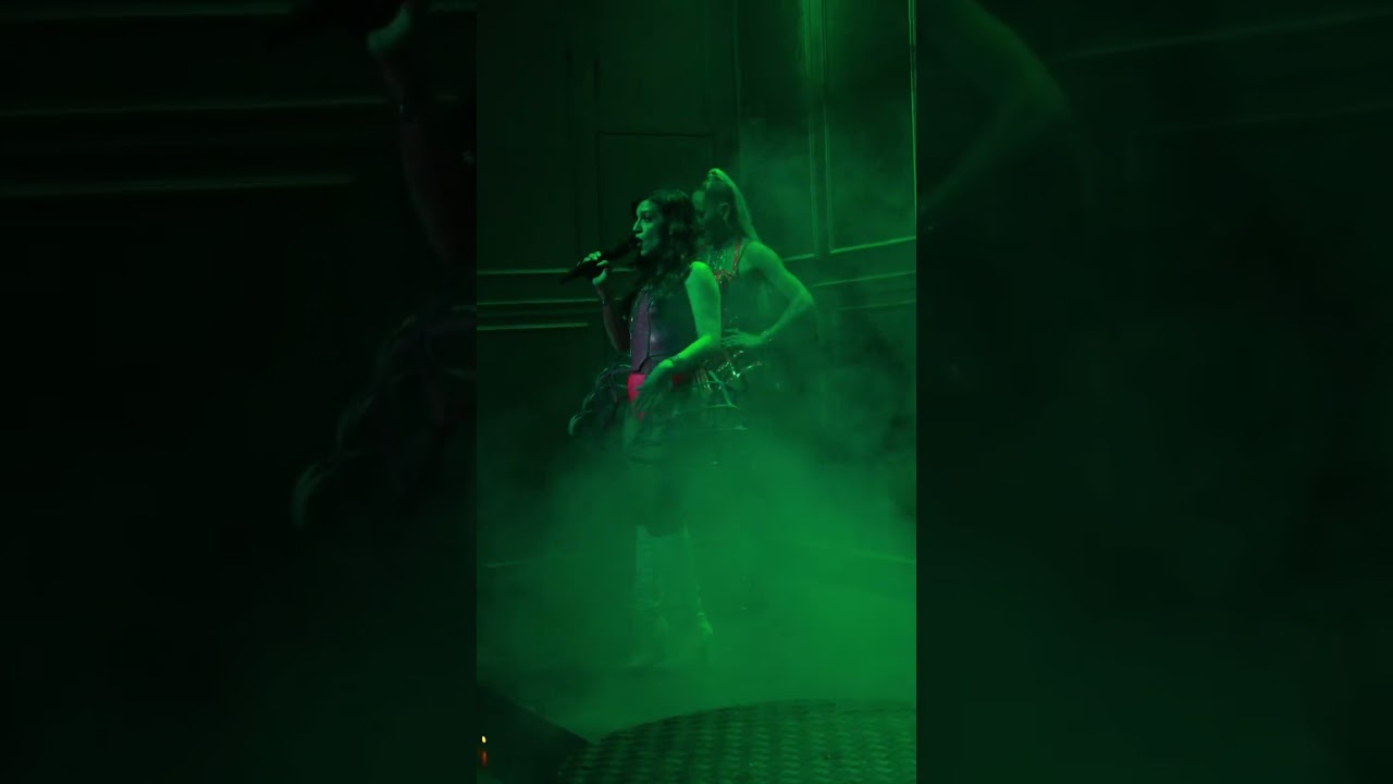 Maison Milano Show Restaurant