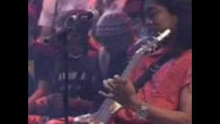 Iwan Fals - Yang Tersendiri (Live)