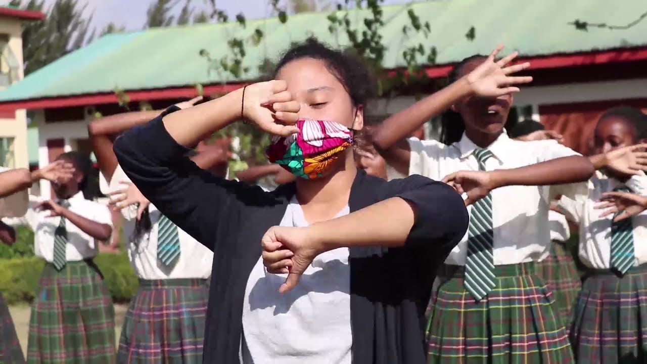 OUR JAPANESE CLUB PERFOMING THE PAPRIKA DANCE by Foorin Team E. YouTube