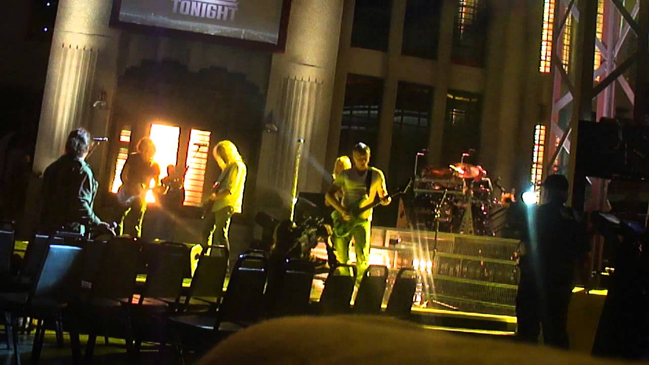 Def Leppard sound check on Lopez Tonight show