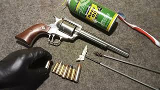 권총 관리 : Ruger New Model Super Blackhawk 44 매그넘 싱글 액션 리볼버를 청소한 영상입니다.