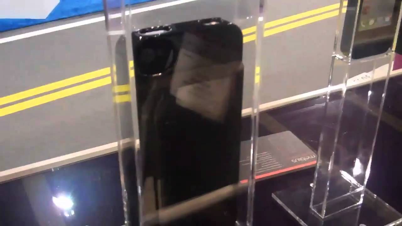 Mobius Solar Charging Case for iPhone 4 at CES 2011