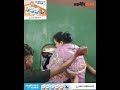 ঈদযাত্রায় ট্রেনে উপচে পড়া ভিড়, এক যাত্রীকে ঢেলে তুলে দিলেন অন্যজন