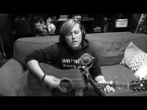 Guarda Garrison Starr - "Run" (Live Acoustic) su YouTube Guarda Garrison Starr - "Run" (Live Acoustic) su YouTube