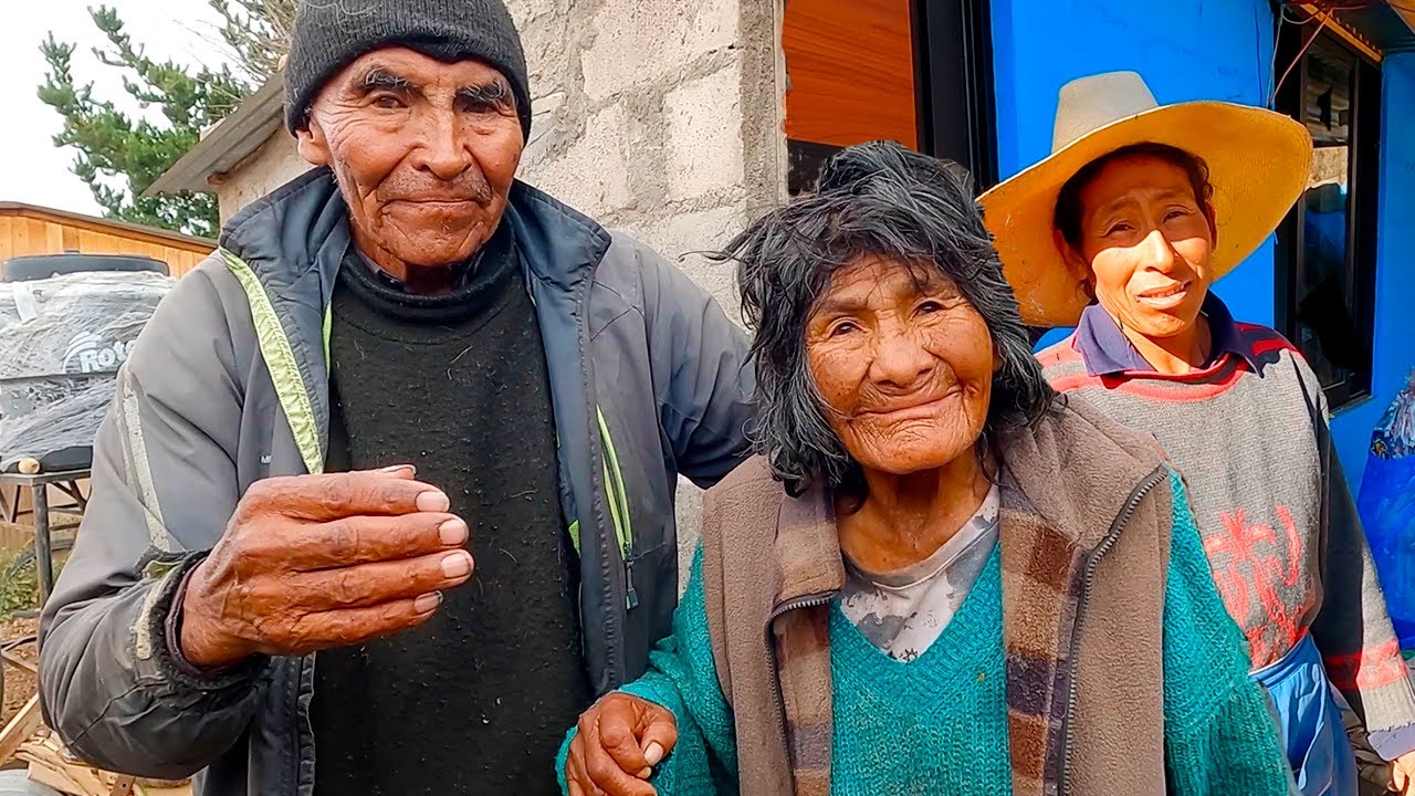 VISITAMOS a la ABUELITA de DOÑA YULANDA y a su HERMANO...