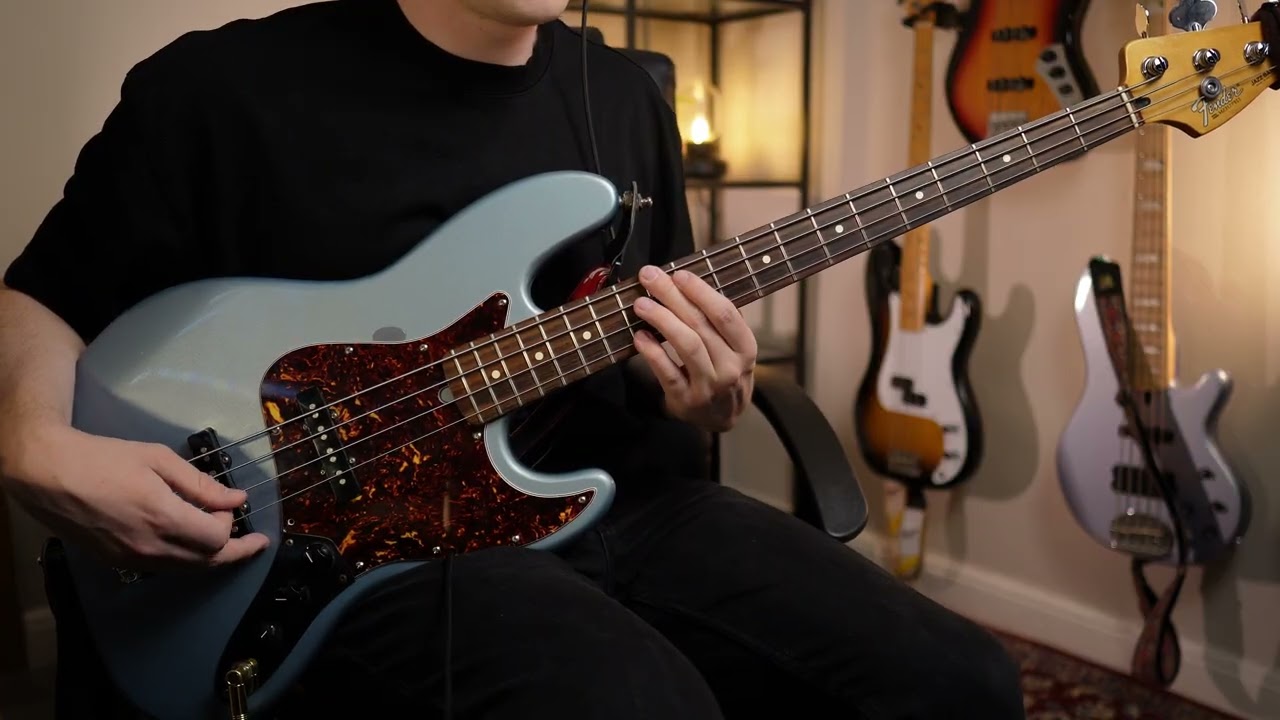 Playing chords on bass guitar