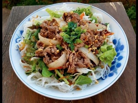 Vietnamese Vermicelli Noodles with Lemon Grass Beef - Bún Thịt Bò Xào Sả