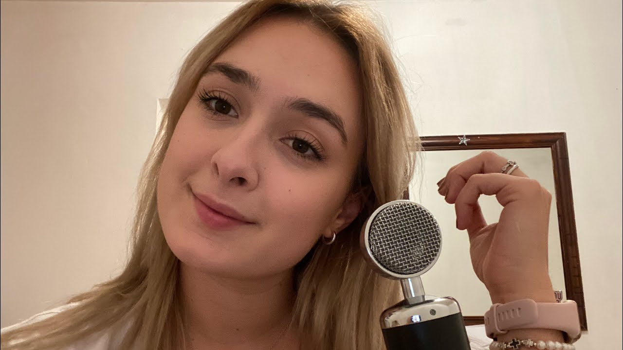 ASMR în română | Ce se află pe biroul meu |Tapping | Mouth sounds and personal attention 😴⭐️