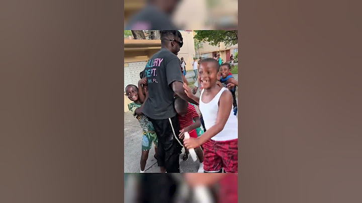 Tyreek Hill's wholesome moment with a fan! ❤️ #shorts