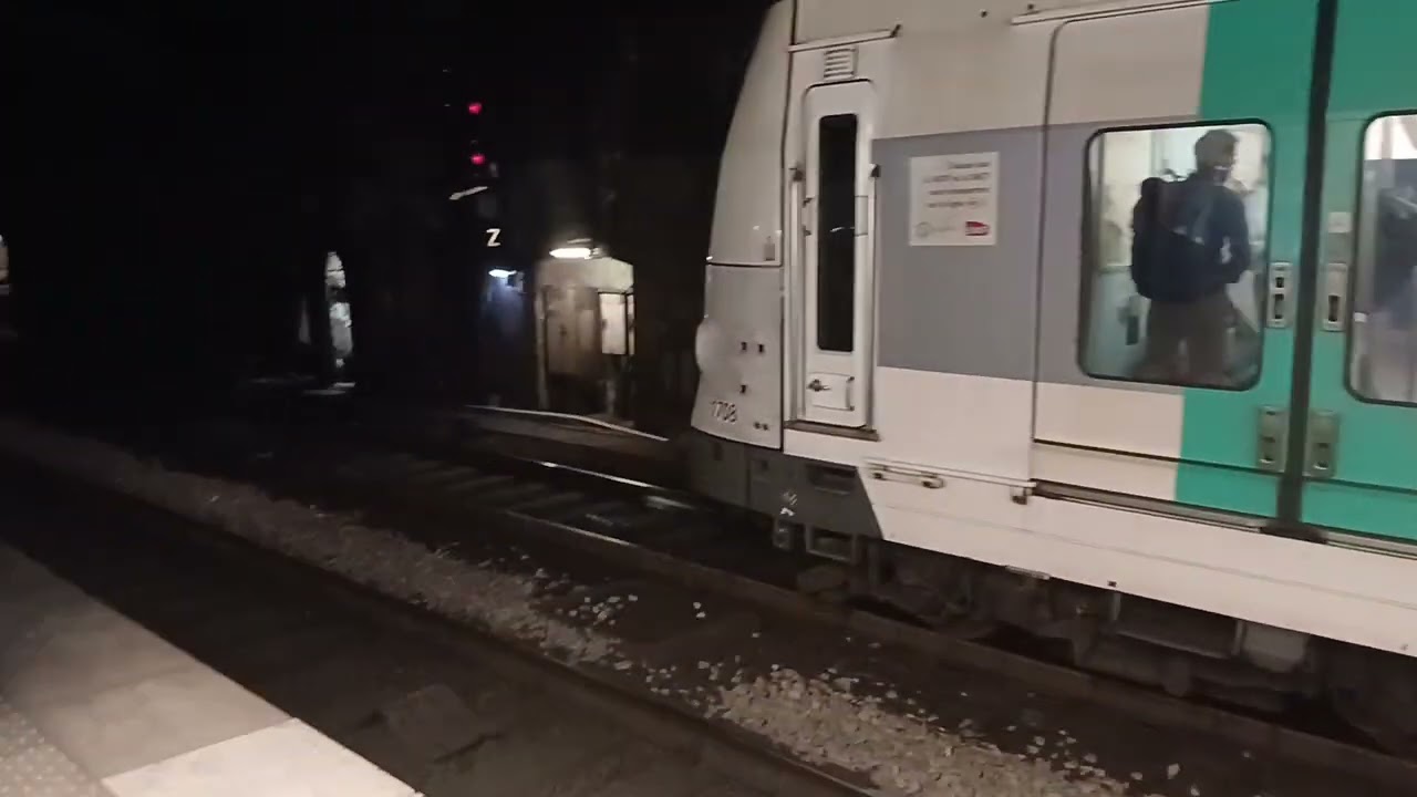 Départ et Arrivée du MI09 à Auber sur la ligne A 