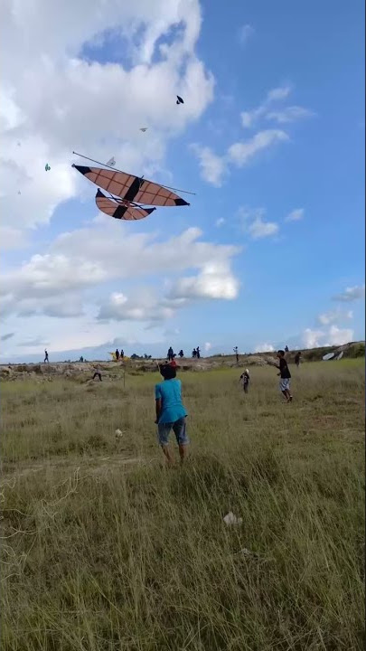 Layang danguang/Taji Taji 4 meter khas Pariaman dibadak kanan