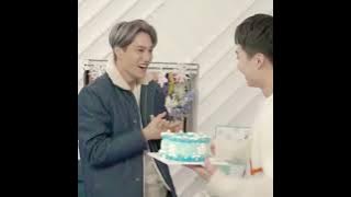 kai surprise xiumin on vlive