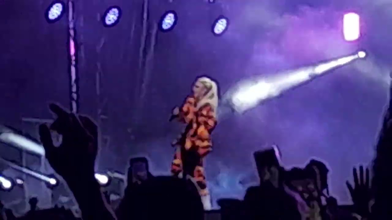 Watch Gwen Stefani/No Doubt - "Spiderweb" (Live in Mexico City Tecate Emblema 2022) on YouTube Watch Gwen Stefani/No Doubt - "Spiderweb" (Live in Mexico City Tecate Emblema 2022) on YouTube