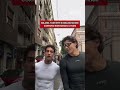 Milano, Tony Effe e Ignazio Moser corrono inseguendo il tram