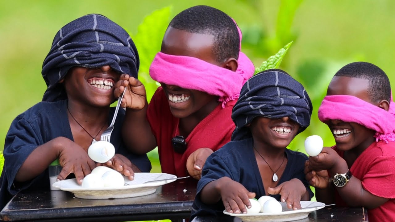 ♦️ Sabrine & Mpfizi ❤️ Blindfold Egg Eating Challenge 🍳