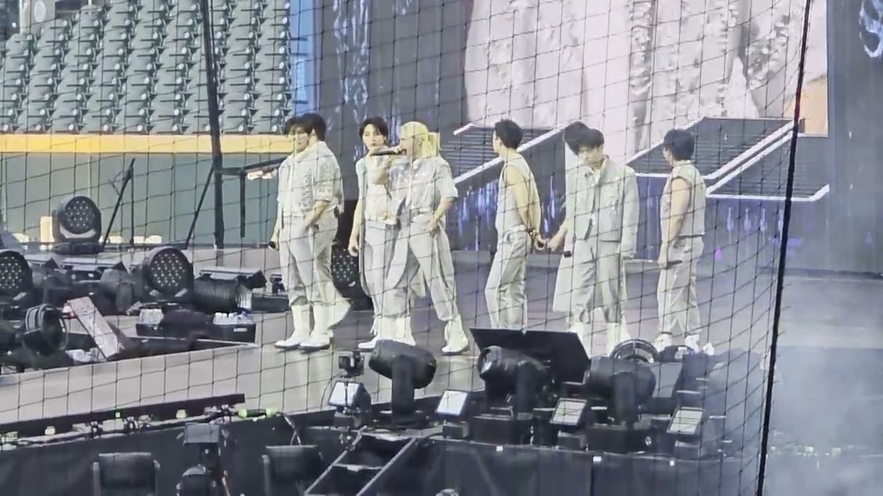 2025 Stray Kids Dominate Tour Atlanta  (Full Concert)  - Lee Know Focus