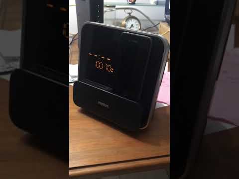 Radio reloj despertador Philips DC315/37 para cargador de iPod y iPhone 30 pin