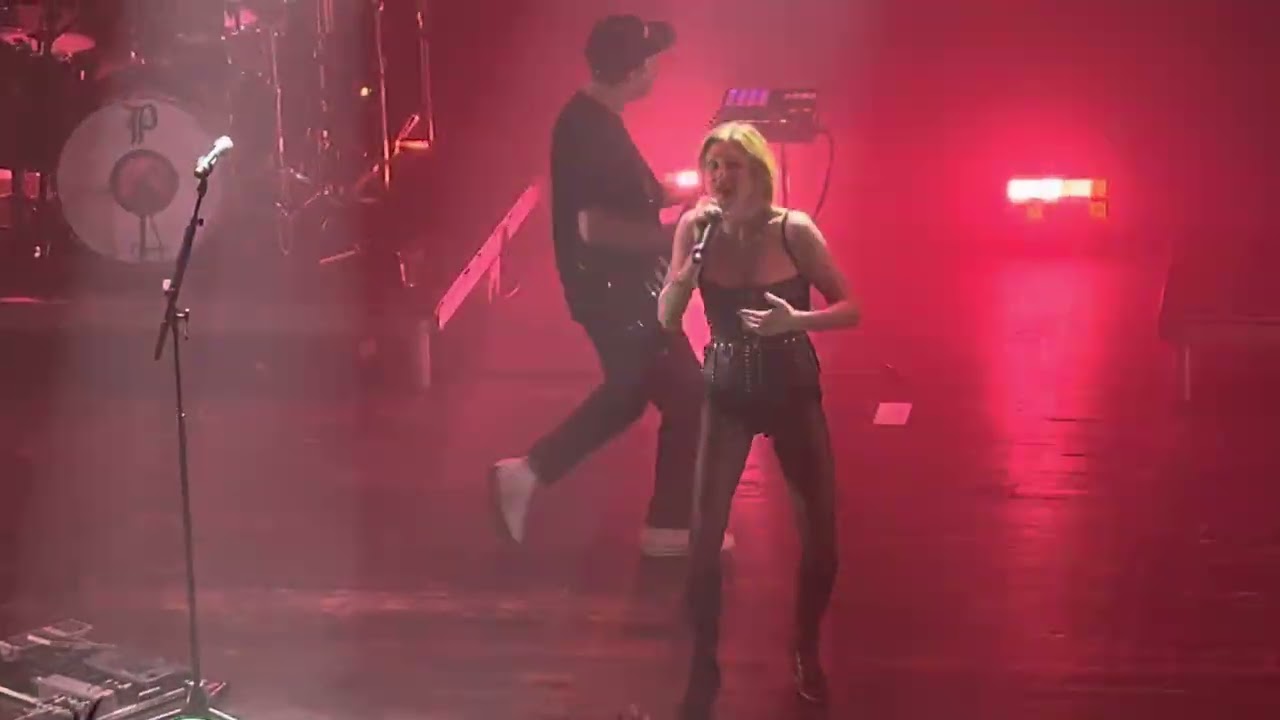 Phantogram “When I’m Small” at House of Blues Orlando, October 19, 2025.