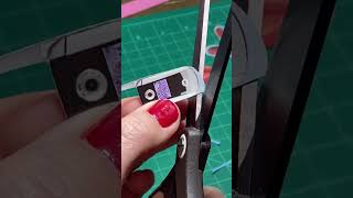 Flip phone hand-collage asmr