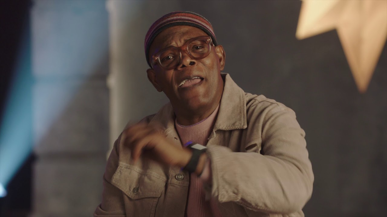 Marvel Studios Captain Marvel Effortlessly Cool With Nick Fury Featurette Youtube