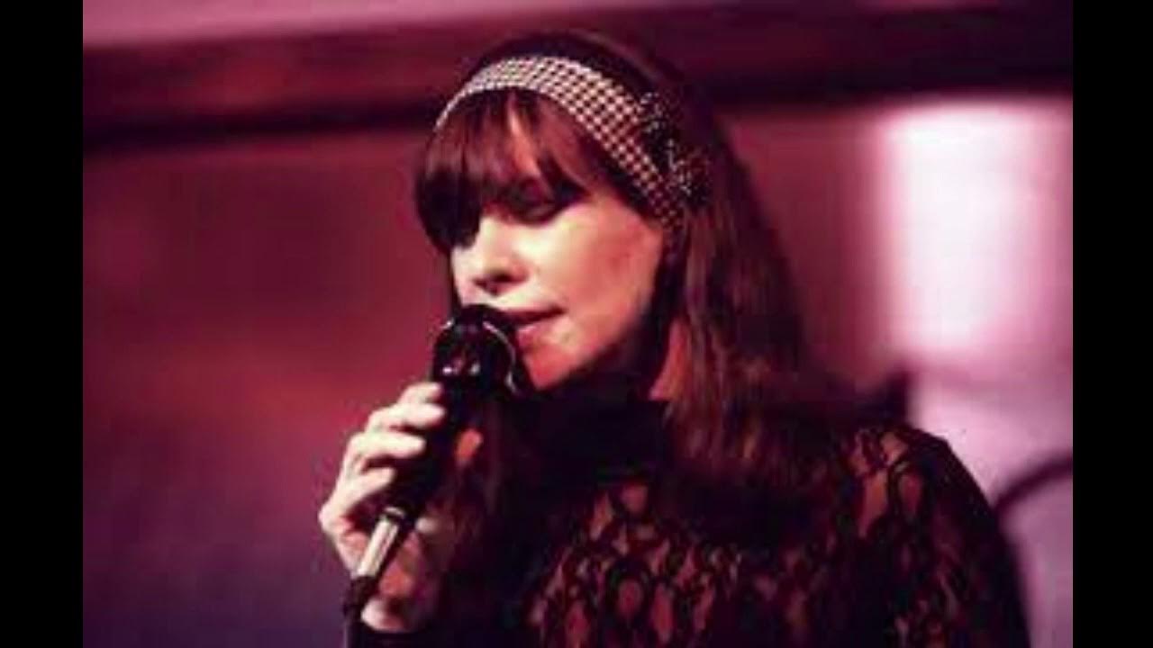 Astrud Gilberto - The Girl from Ipanema (HQ) Astrud Gilberto - The Girl from Ipanema (HQ)