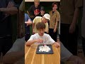 小麦粉の上に置いた飴玉を落とさないゲーム!!🍬