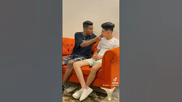 امسك وانا هعمل اعمى فتشني يا باشا فتشني سامر المدني واحمد الدوجري 