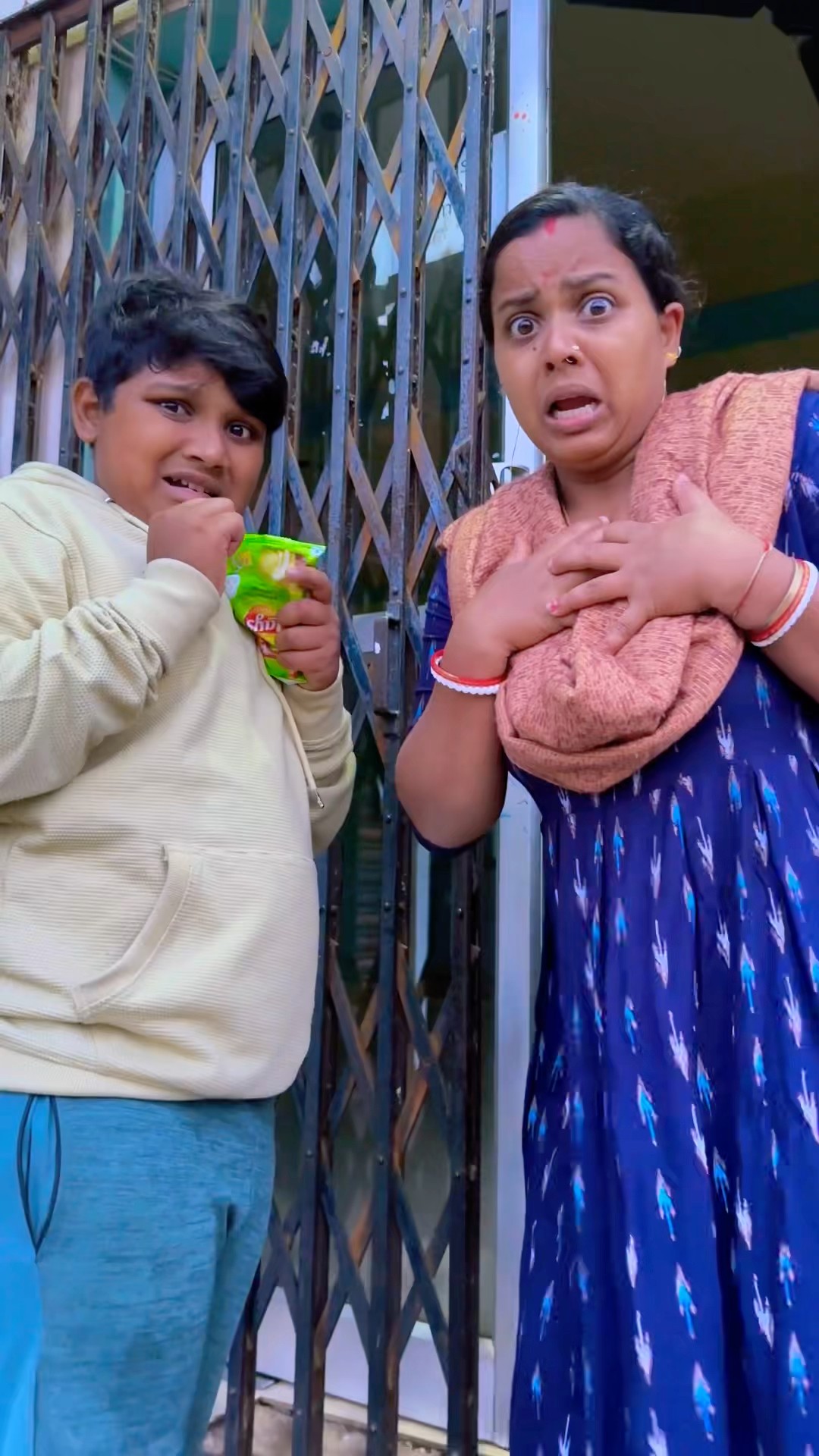 Mummy or Bhai Ko Dara Diya ? #shorts #viral #trending #funny #shortvideo