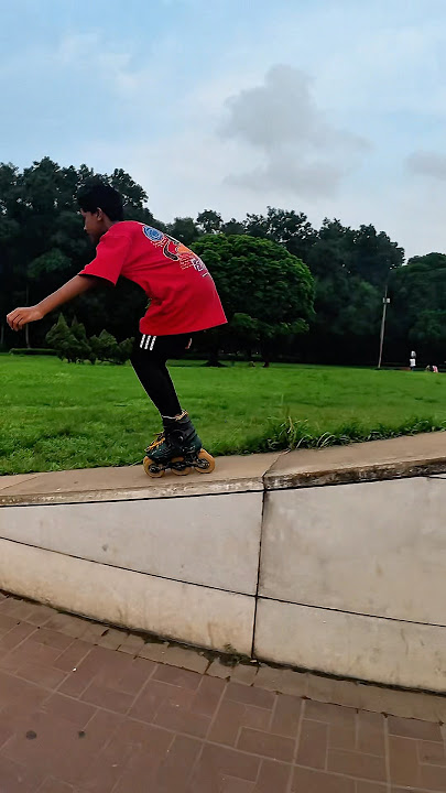 Skating stunt,don’t try it without any training #skating #skills #skater #skateboarding #rollsroyce