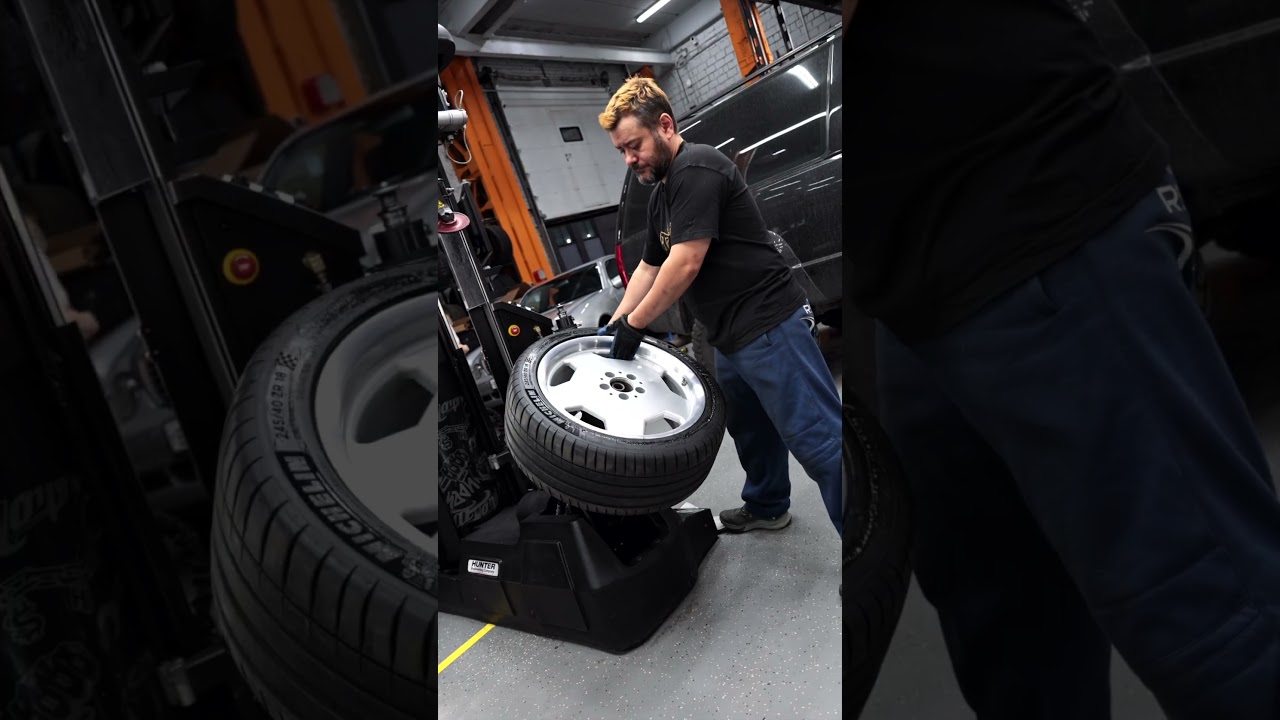 Ремонт и балансировка колеса Mercedes W210 #фэттони #шиномонтаж #asmr #mercedes #w210 #mercedesw210
