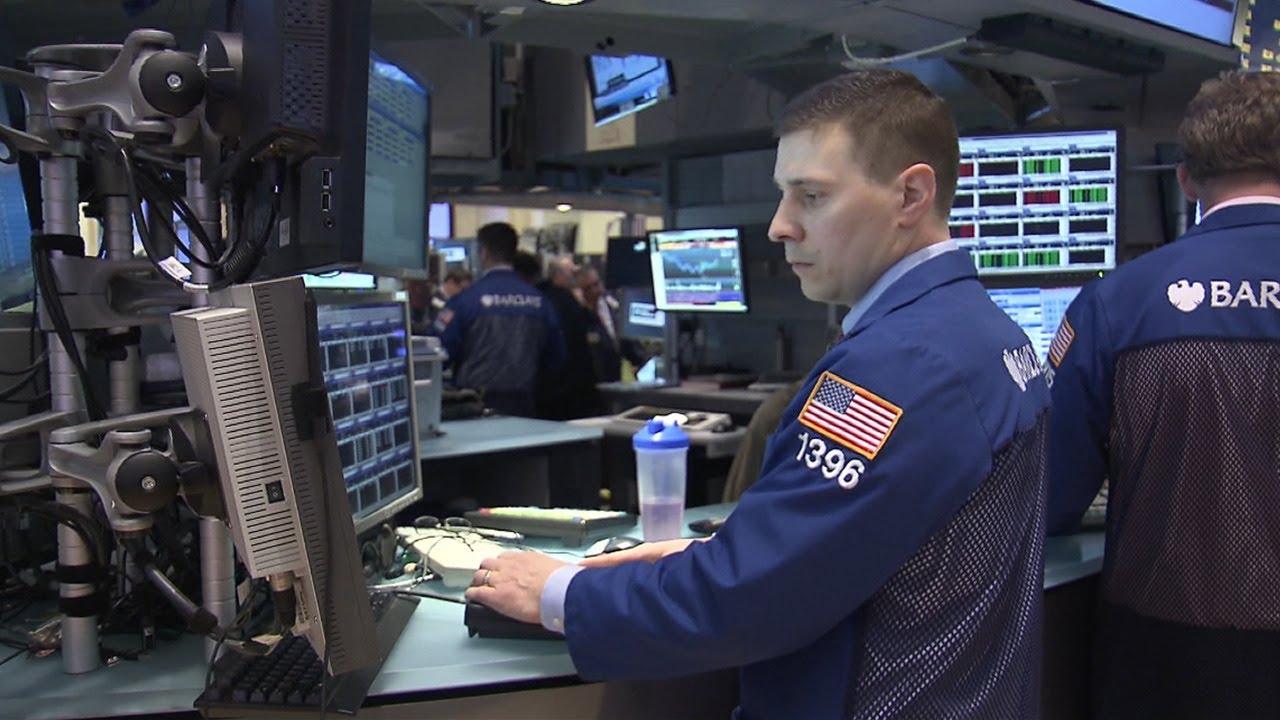 Stocks Mixed as Tech Sell Off Continues Amid Earnings Misses