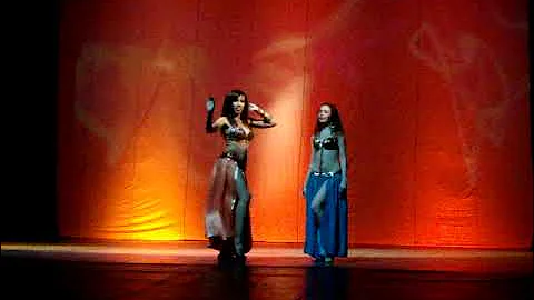 Belly dance duet Emira - battle