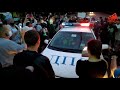 В Хабаровске полиция начала останавливать автомобилистов.Люди окружили машину
