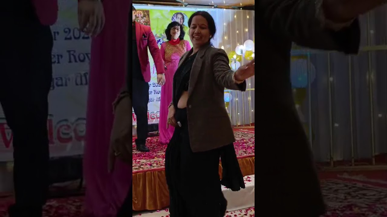 DHOOP ME NIKLA KEROO ROOP KI RANI 