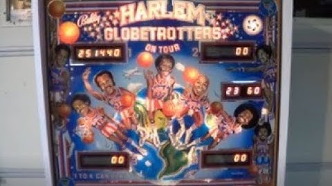 HARLEM GLOBETROTTERS PINBALL MACHINE - BY BALLY 1979