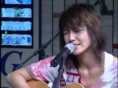 何韻詩 - 絕對 (首次LIVE@2003 何韻詩街頭巷尾簽唱會 Round 1)