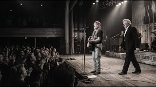 Willie Nelson Made One Phone Call in 1988 — Johnny Cash Never Forgot What He Said