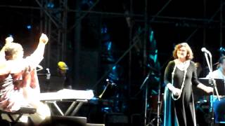 To ζητιανάκι - Αφροδίτη Μάνου live στην τεχνόπολη 3/7/2012